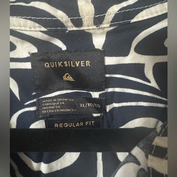 Quiksilver Black and White & Grey Aloha shirt button down XL - Picture 3 of 4